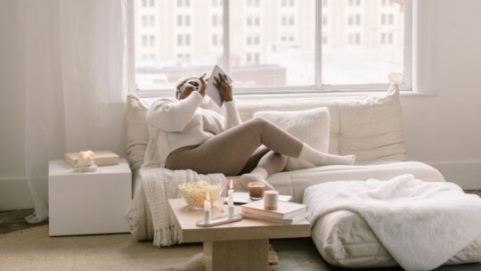 Summer-to-Fall Emotional Reset: A Fun, Gentle Guide for Women Embracing Change